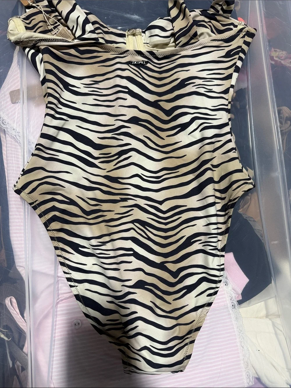 Skims signature swim underwire one piece champagne tiger print small